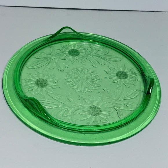 1930s Vtg Jeanette Green Depression GLOW Glass Sunflower Footed Cake Plate 10" - Picture 7 of 16